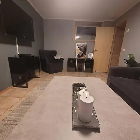 3 Bedrooms Apartment! Close To Aurora Observatory. Daire