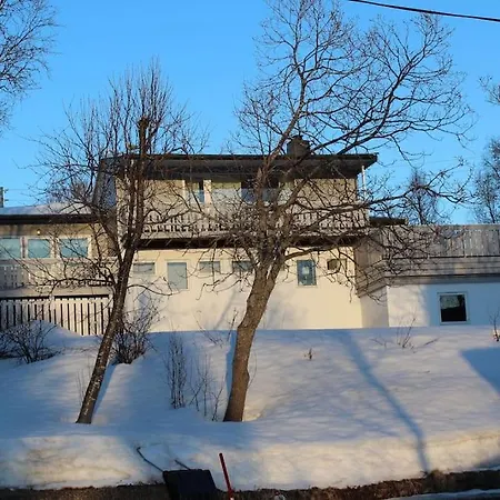 3 Bedrooms Apartment! Close To Aurora Observatory.