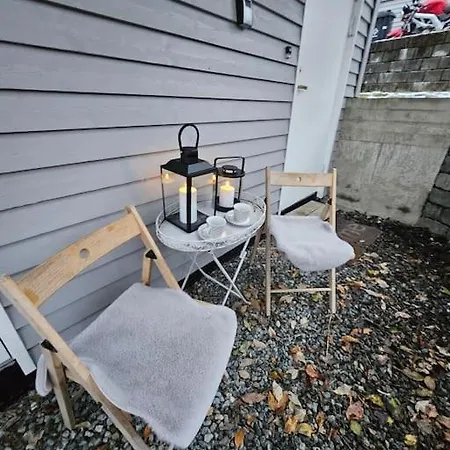 アパート 3 Bedrooms Apartment! Close To Aurora Observatory. トロムソ