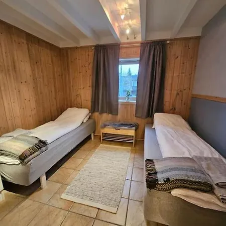 3 Bedrooms Apartment! Close To Aurora Observatory.