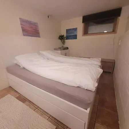 アパート 3 Bedrooms Apartment! Close To Aurora Observatory. トロムソ